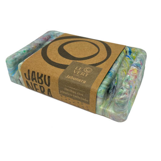 Jabonera hecha de plastico recicable
