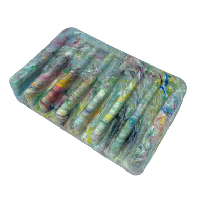 Jabonera hecha de plastico recicable